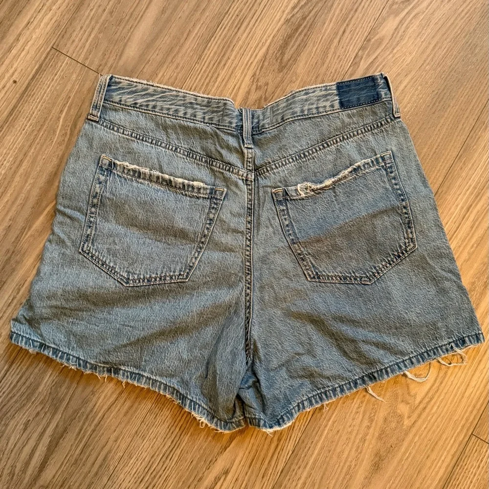 Hollister Ultra High Rise 90s Jean Short | Size 12 | 31 waist | 100% Cotton